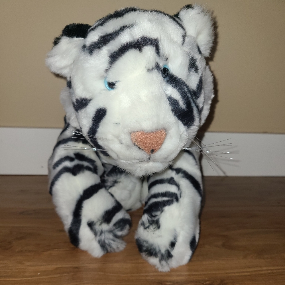 Vintage 2000 Toys r Us Animal Alley White Siberian Tiger Plush Stuffed Animal